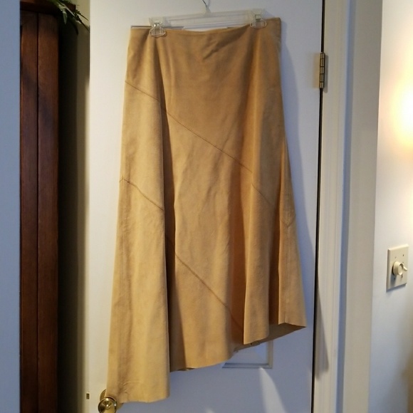 Banana Republic Dresses & Skirts - Banana Republic sz 8 real suede skirt